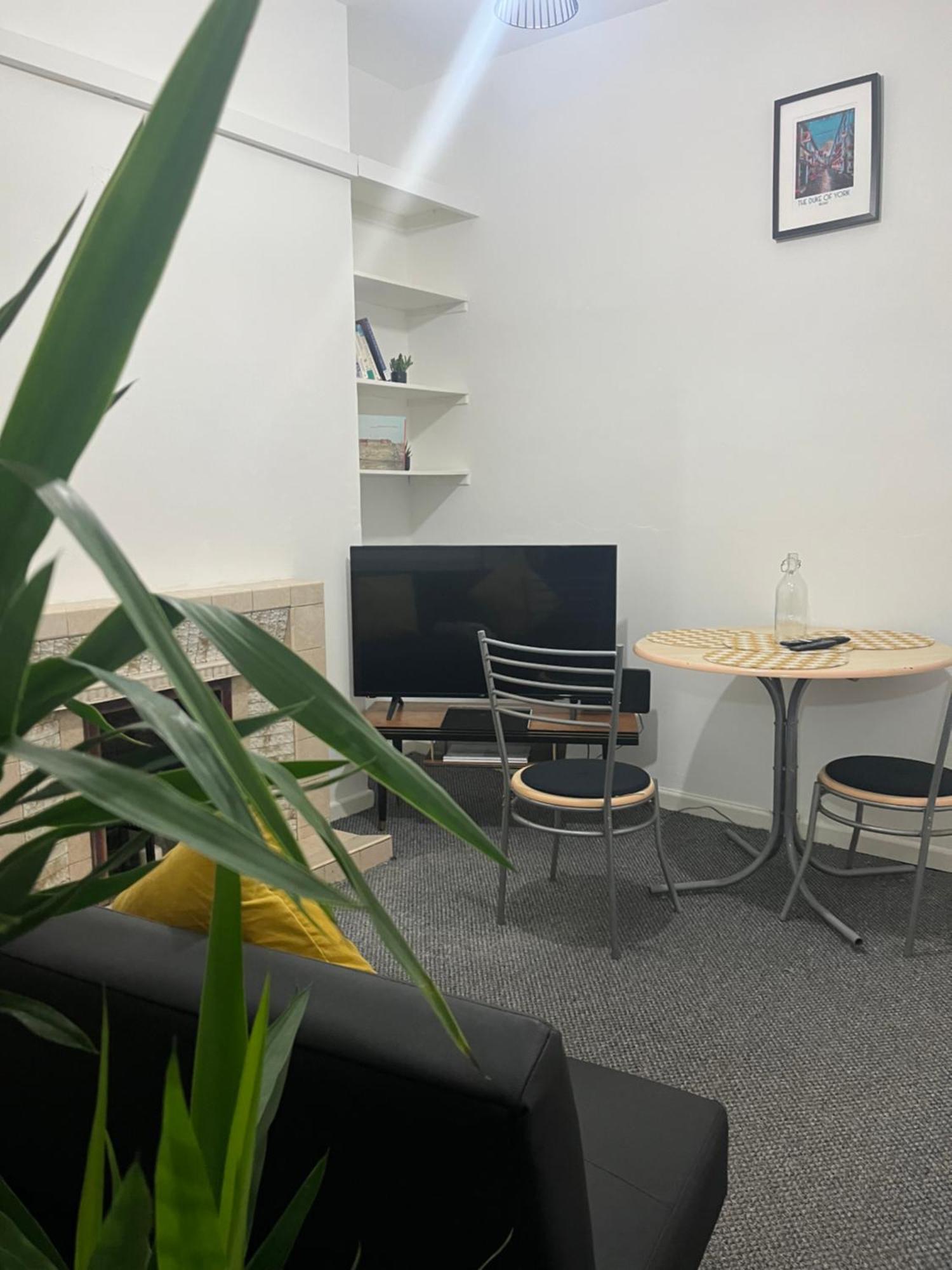 Loganberry Apartment Belfast Buitenkant foto